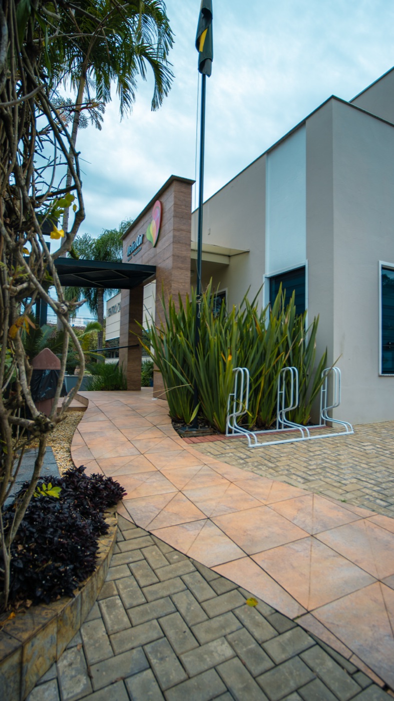 Entrada da MedicalCor, com acesso sem degraus